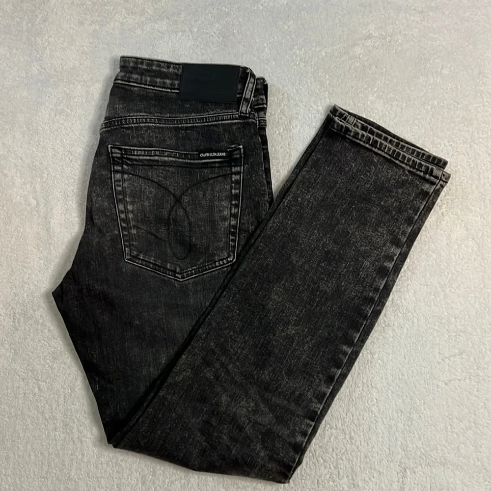 Calvin Klein Jeans, Black Distressed Denim, Slim Fit size 31x30 - Picture 1 of 6